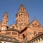ホテル City-hotel Neubrunnenhof 3*
