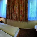 City-hotel Neubrunnenhof ホテル 3*