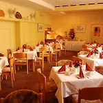 City-hotel Neubrunnenhof ホテル