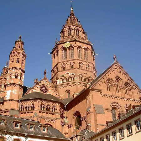 Hotel City-hotel Neubrunnenhof 3*