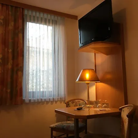 Szálloda City-hotel Neubrunnenhof 3*